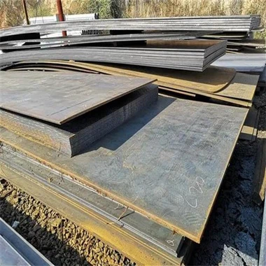 Corten tērauda stādītāji ārā